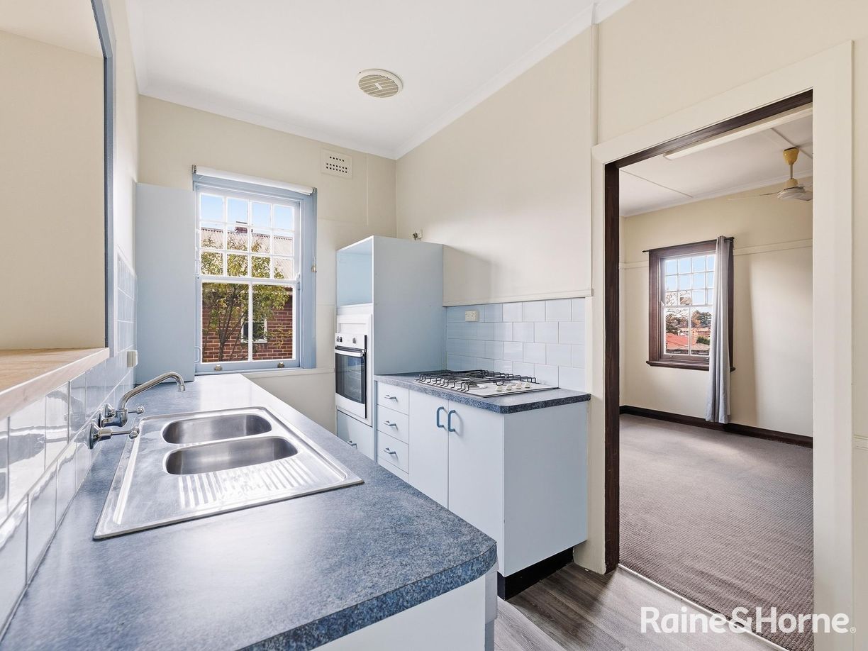 215 Stewart Street — photo 2 of 14