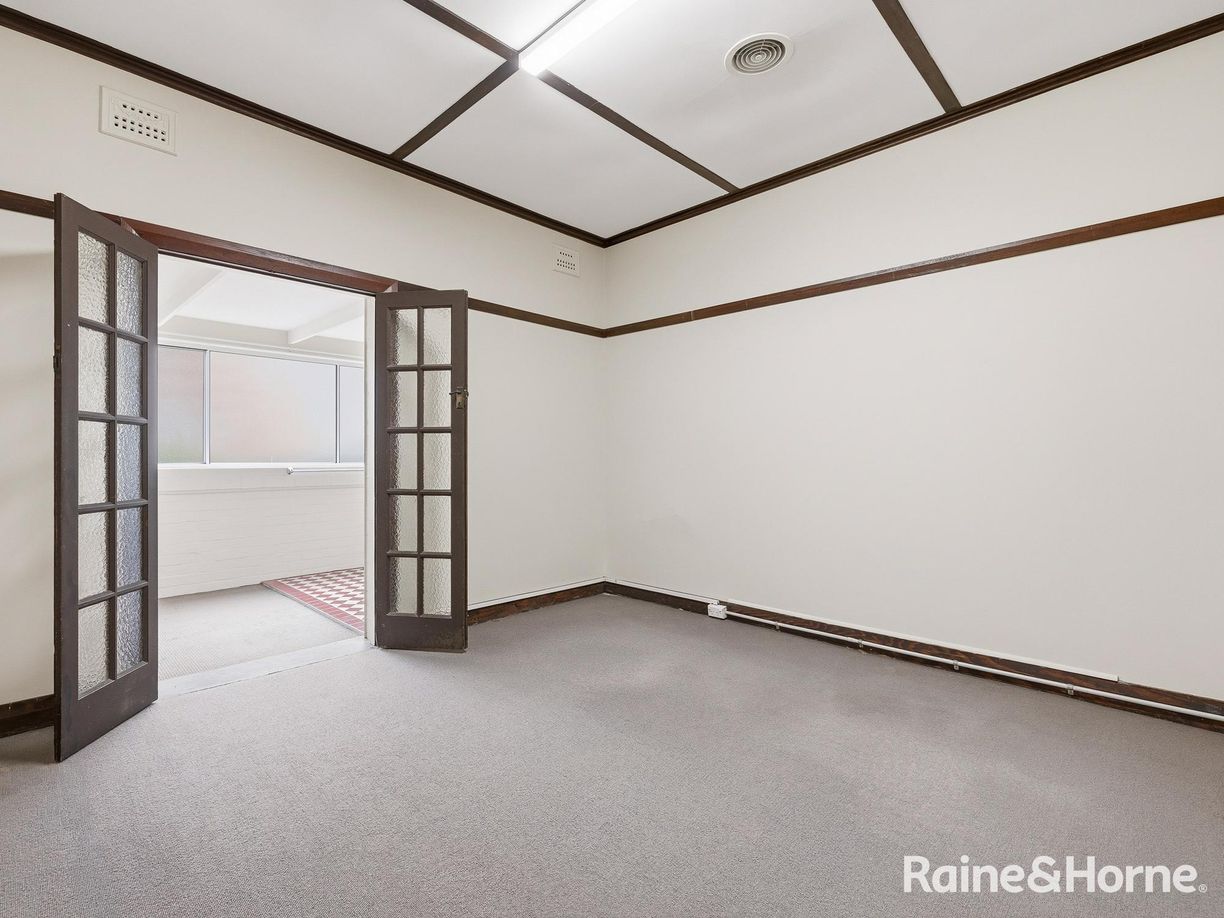 215 Stewart Street — photo 7 of 14