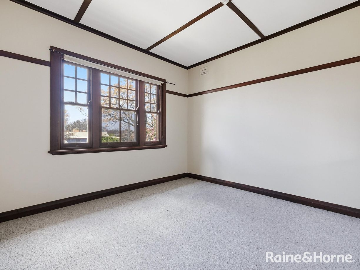 215 Stewart Street — photo 10 of 14