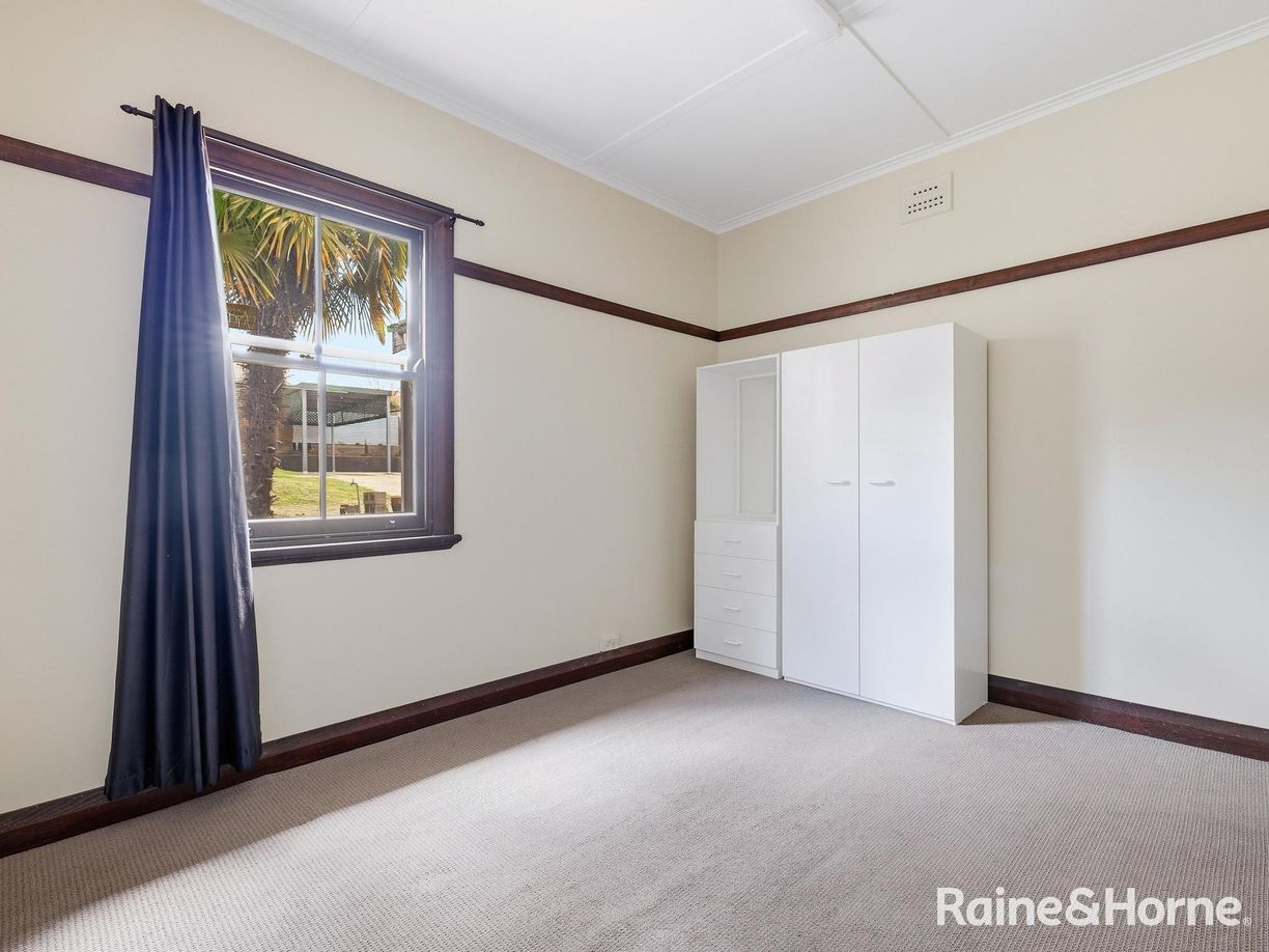 215 Stewart Street — photo 11 of 14