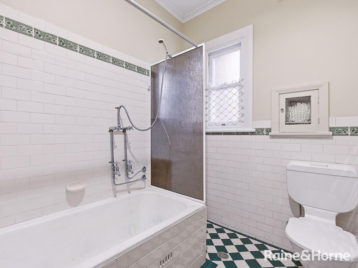215 Stewart Street — photo 12 of 14