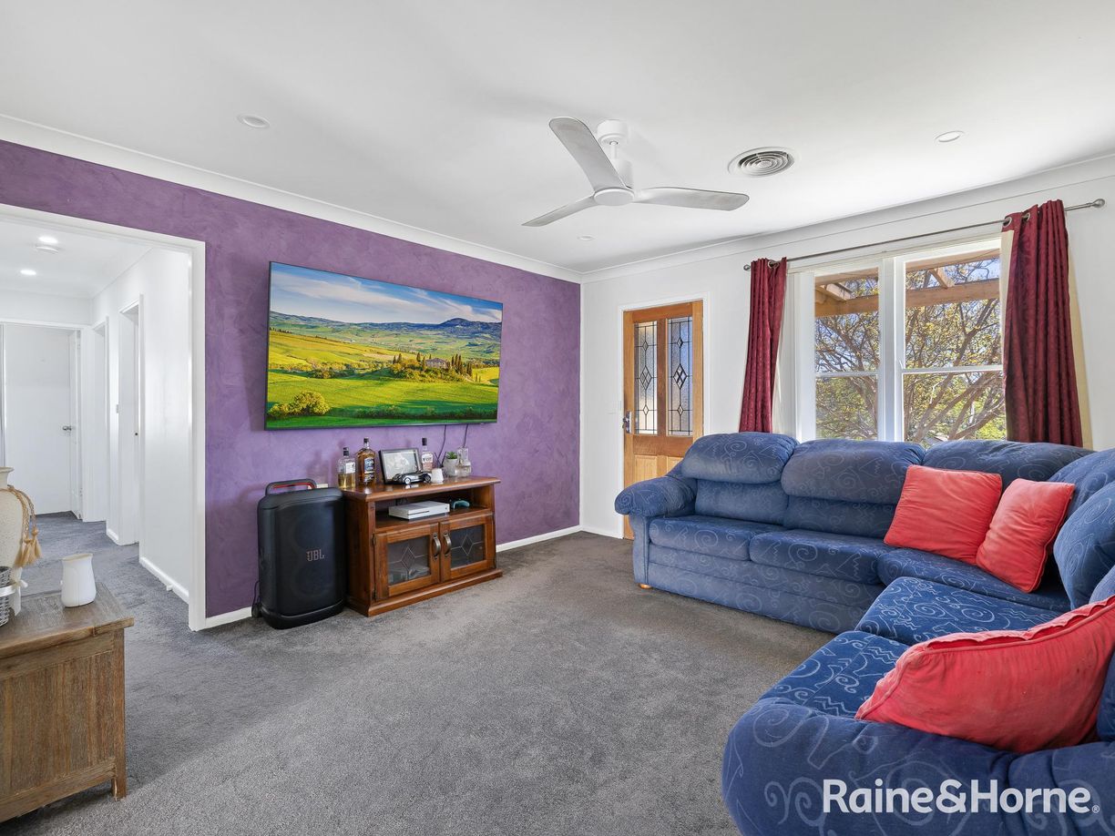12 Lloyds Road — photo 5 of 15