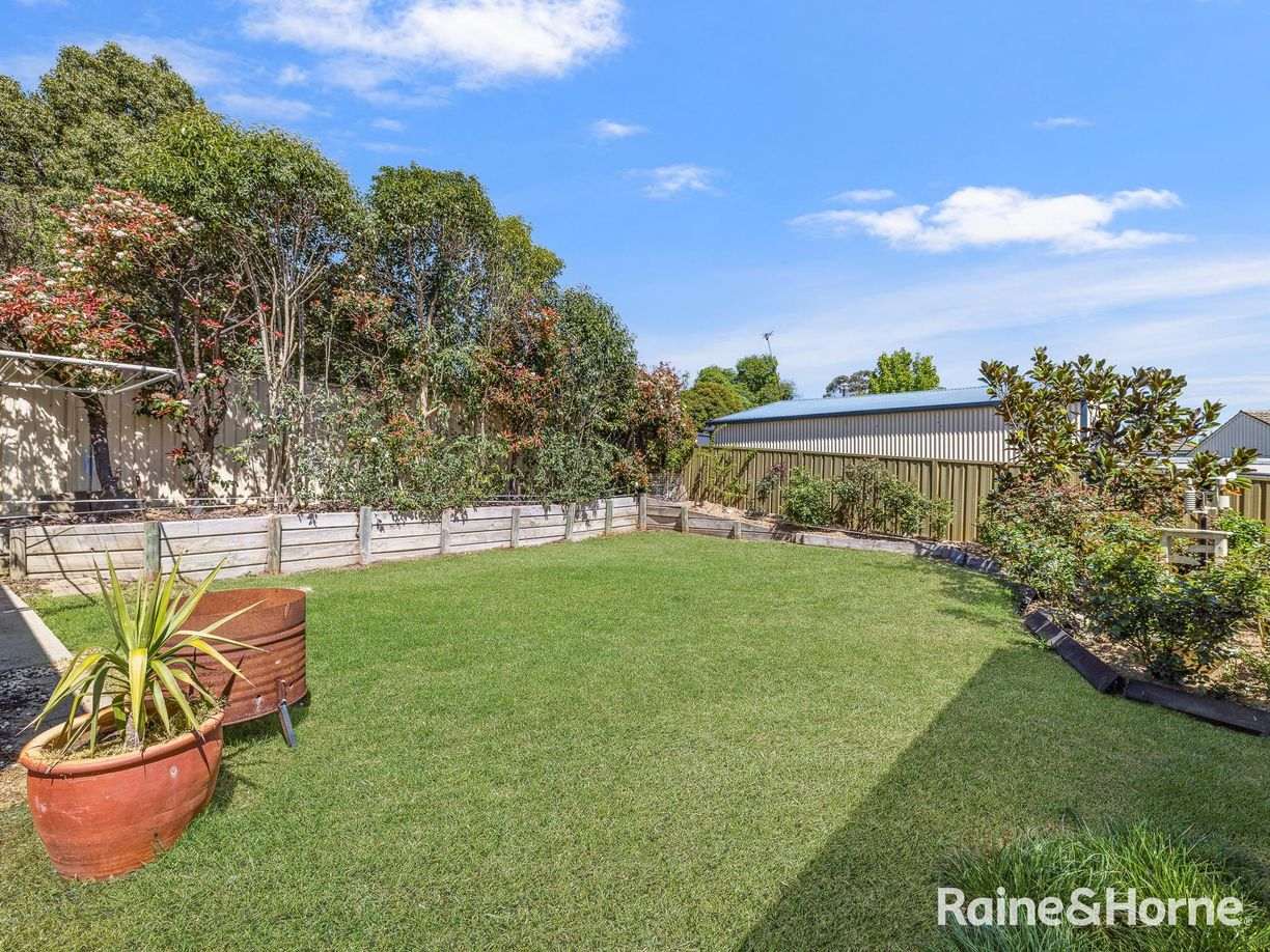 12 Lloyds Road — photo 11 of 15