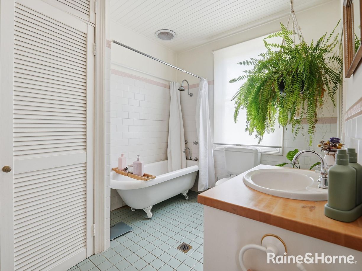 2430 O'Connell Road — photo 15 of 21