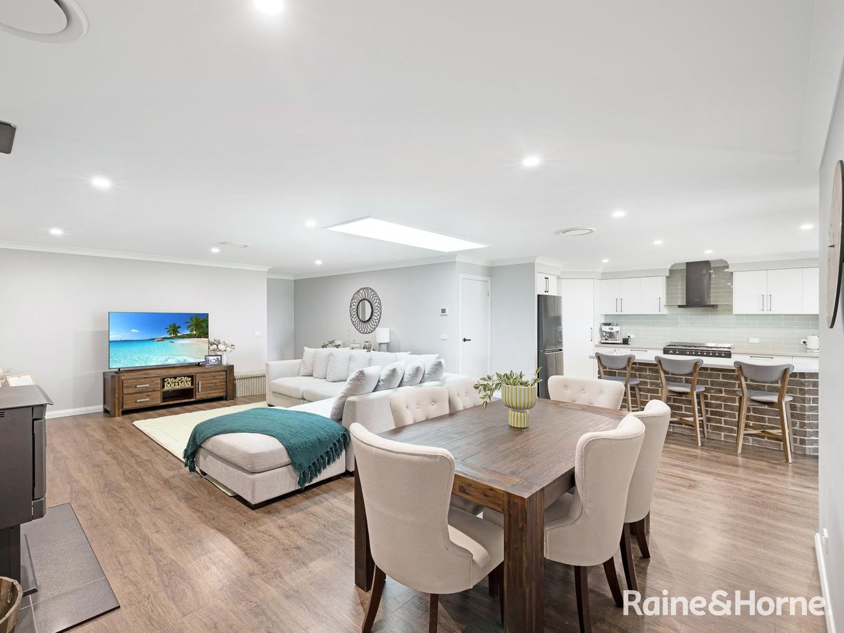 67 Newlands Crescent — photo 4 of 17
