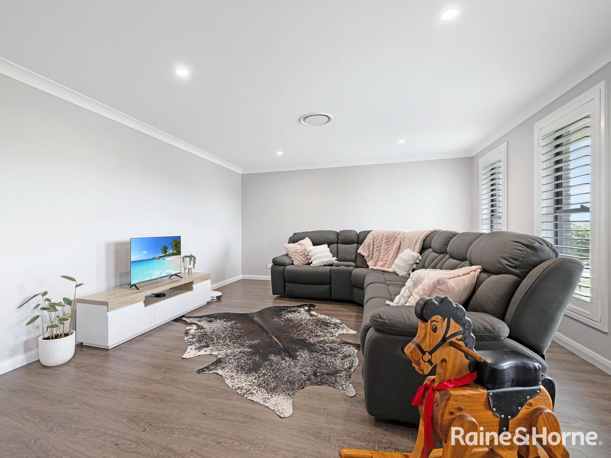 67 Newlands Crescent — photo 6 of 17