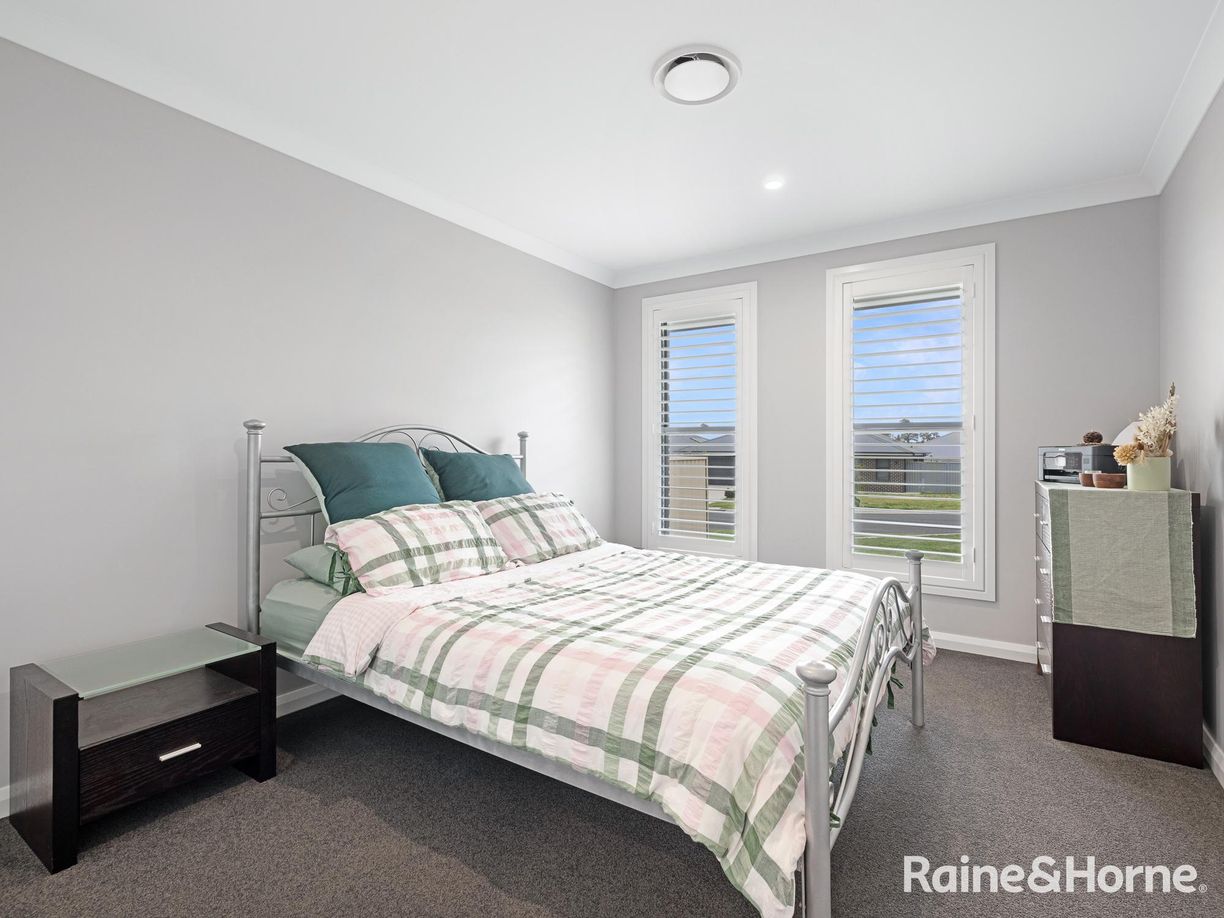 67 Newlands Crescent — photo 9 of 17