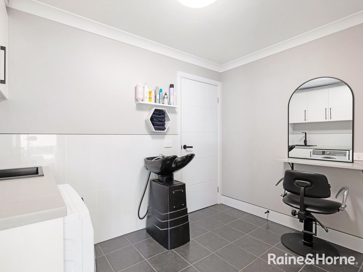 67 Newlands Crescent — photo 12 of 17