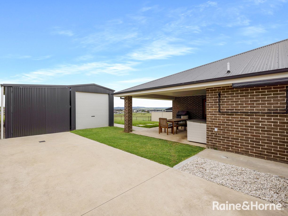 67 Newlands Crescent — photo 13 of 17