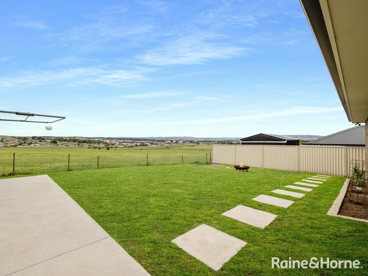 67 Newlands Crescent — photo 14 of 17