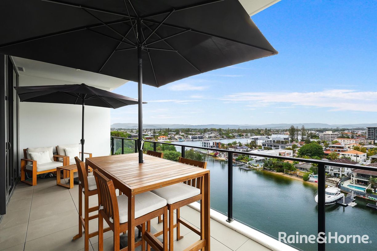87/18 Remembrance Drive — photo from Raine & Horne Surfers Paradise