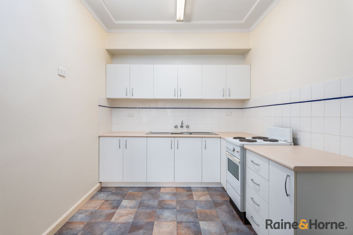 242 Beardy Street — photo 4 of 17