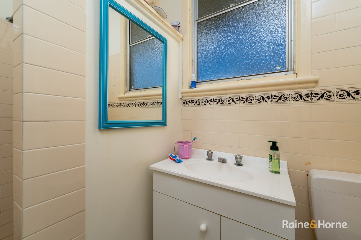 3/242 Beardy Street — photo 6 of 11
