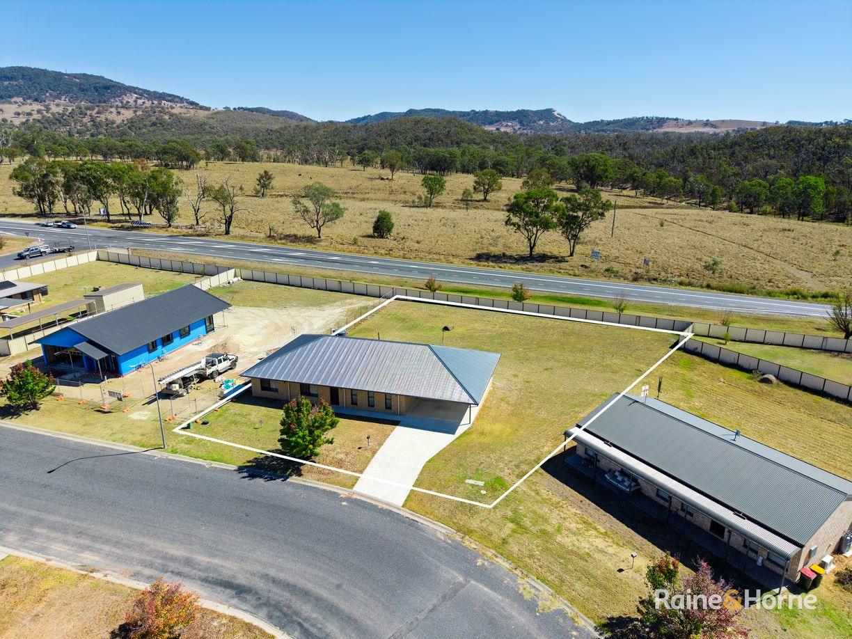 5 Parkes Drive — photo from Raine & Horne Armidale | Glen Innes