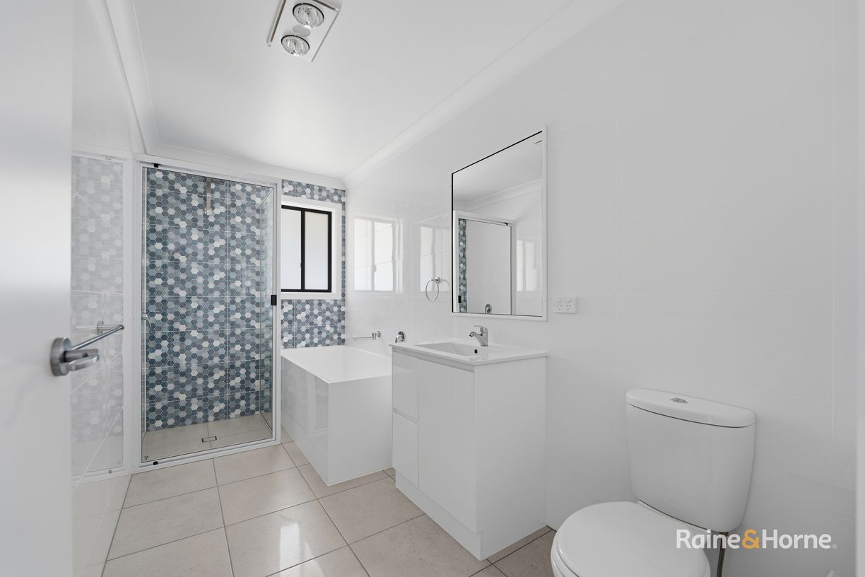 5 Parkes Drive — photo 7 of 15
