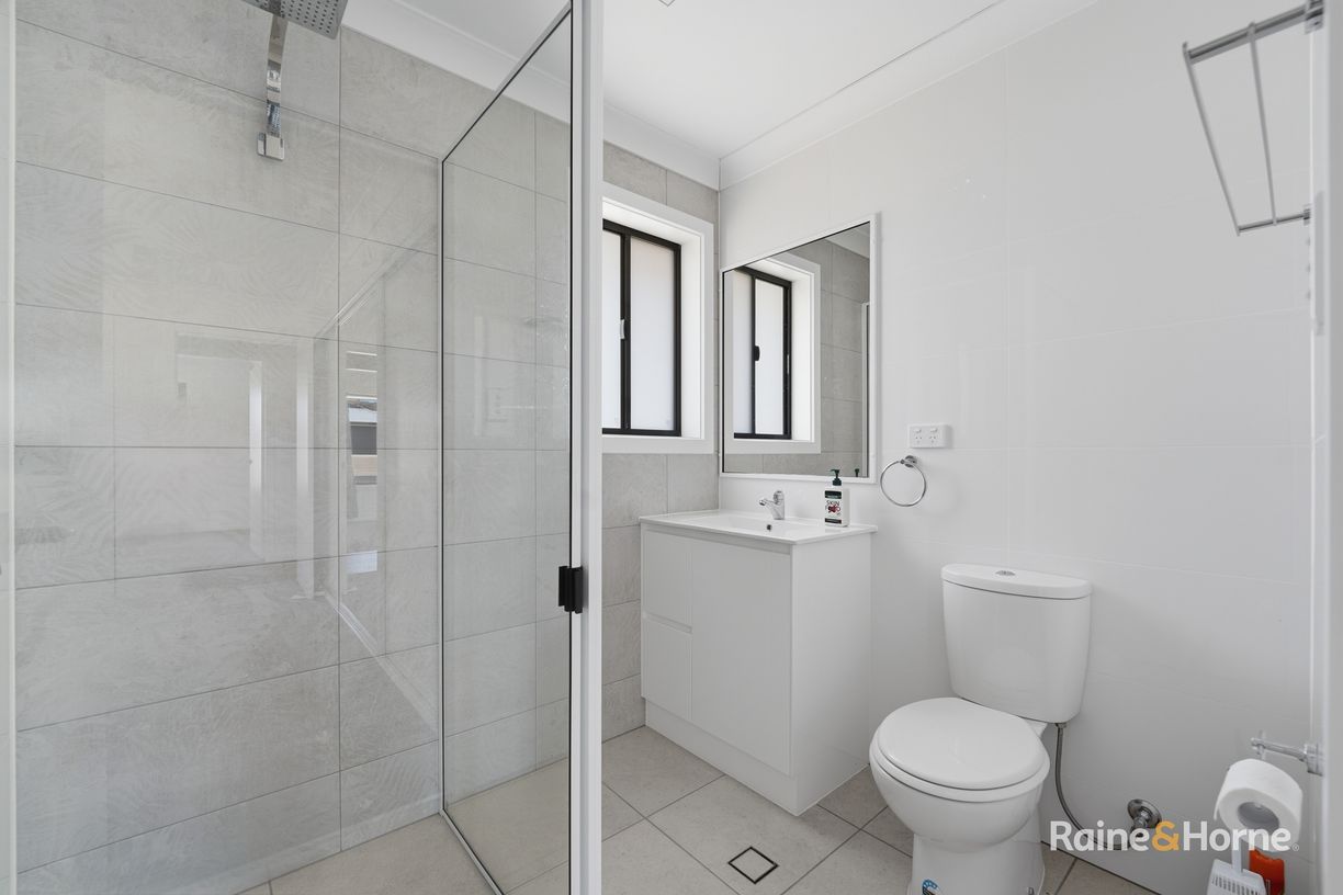 5 Parkes Drive — photo 9 of 15