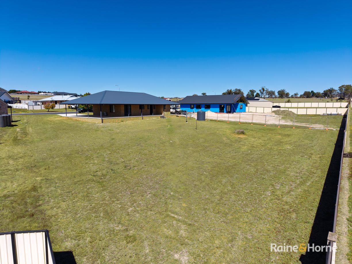 5 Parkes Drive — photo 13 of 15