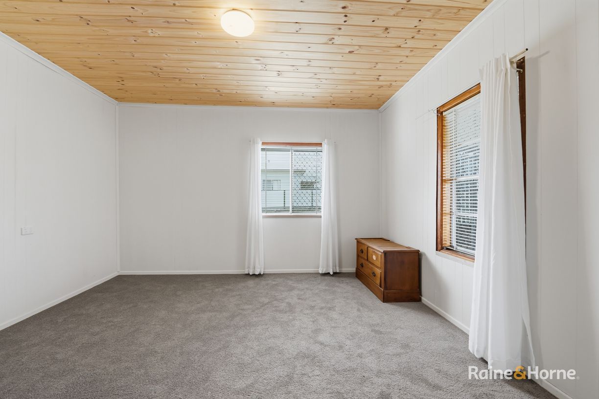 124 Ferguson Street — photo 4 of 15