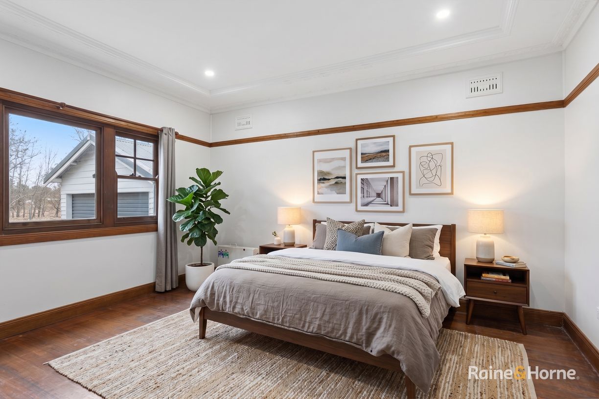 12 Samuelson Crescent — photo 4 of 13