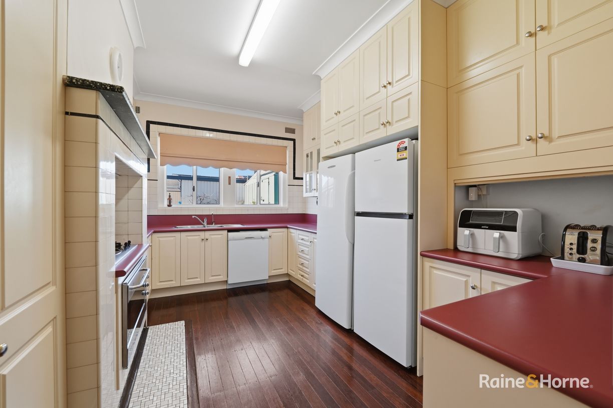 245 Grey Street — photo 11 of 25