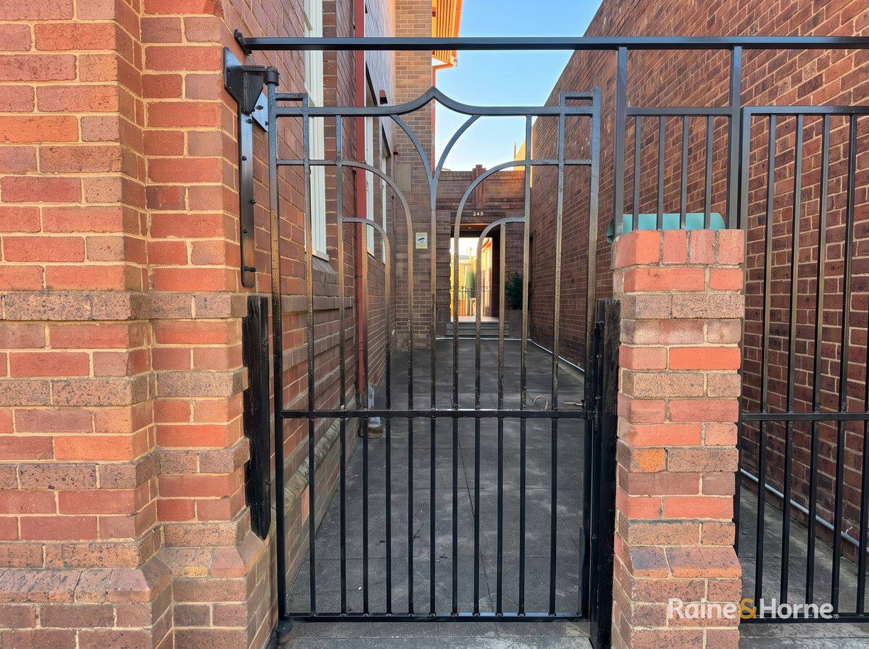 245 Grey Street — photo 4 of 25