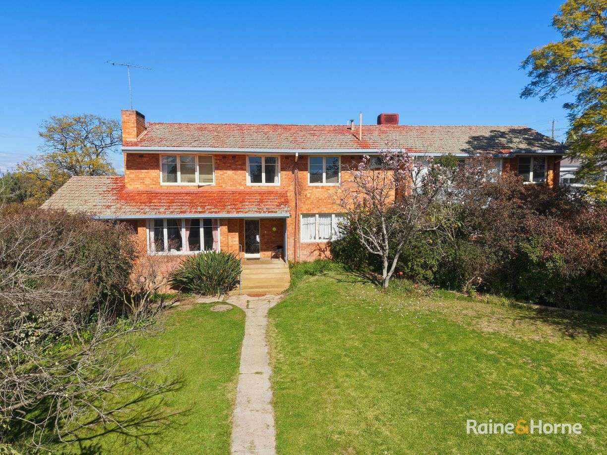 8 Dalley Street — photo from Raine & Horne Armidale | Glen Innes