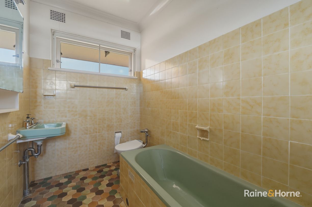 8 Dalley Street — photo 9 of 17
