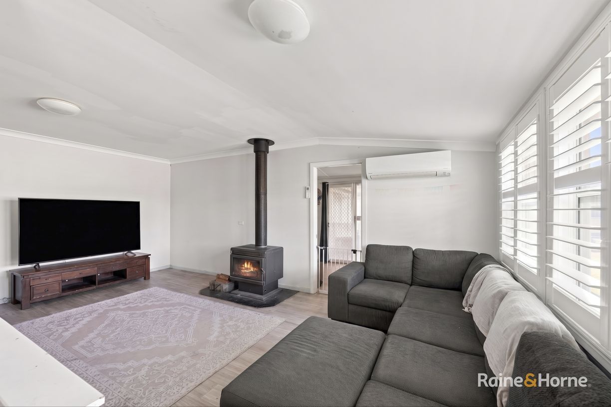 220W Hill Street — photo 2 of 13
