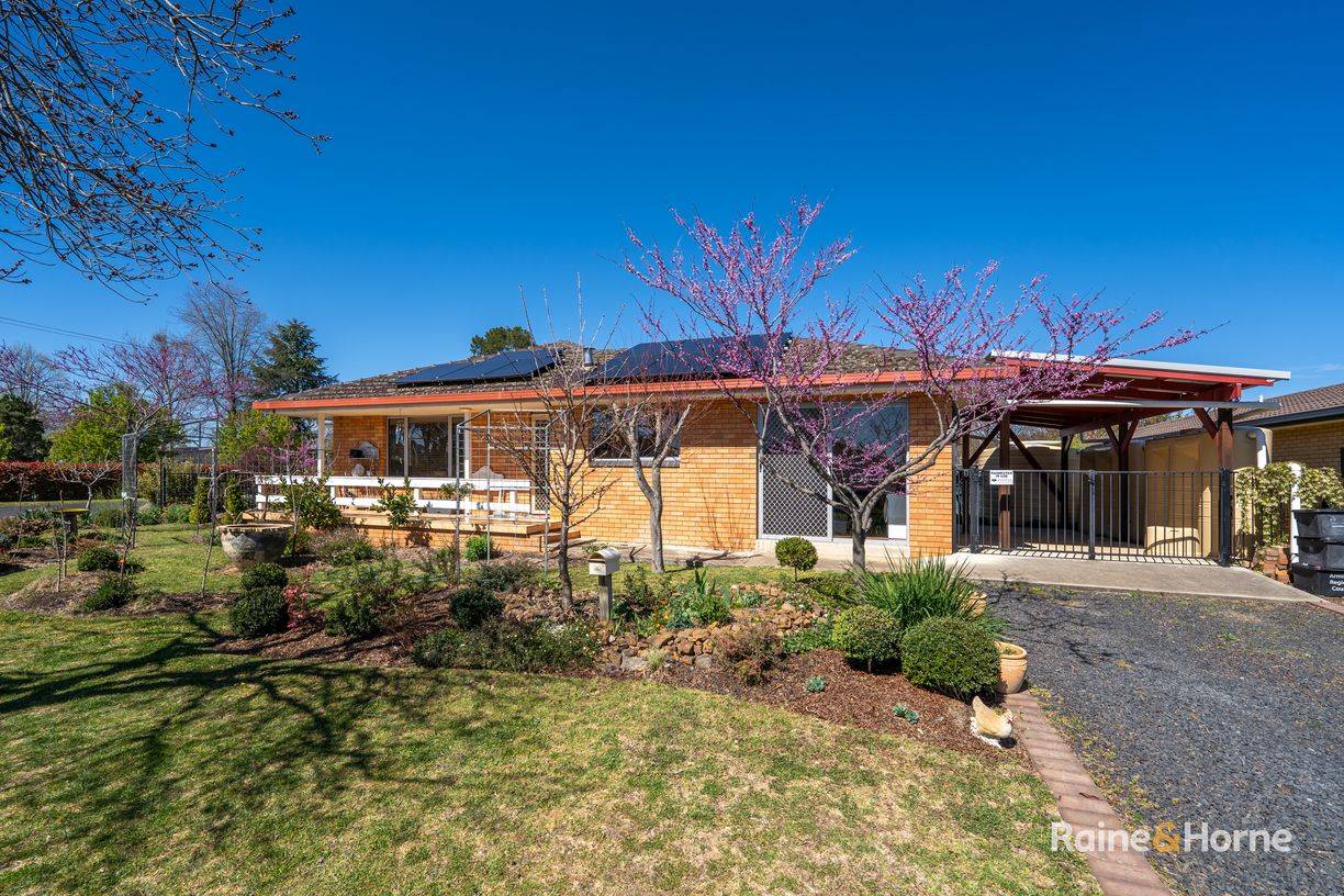 2 Cynthia Crescent — photo from Raine & Horne Armidale | Glen Innes