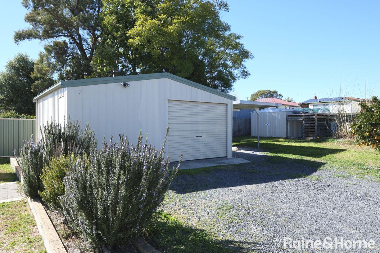 19 Bennett Street — photo 13 of 15