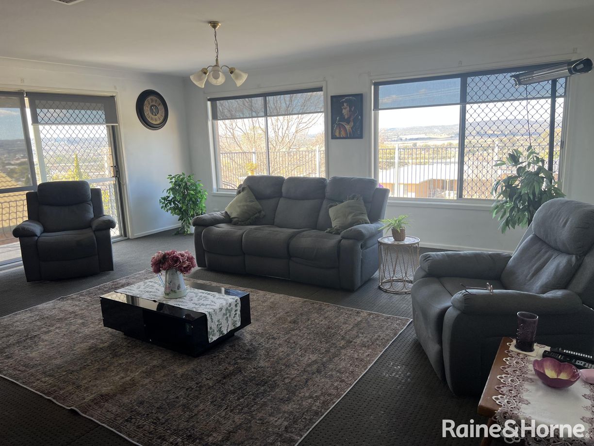 49 Gordon Street — photo 2 of 25