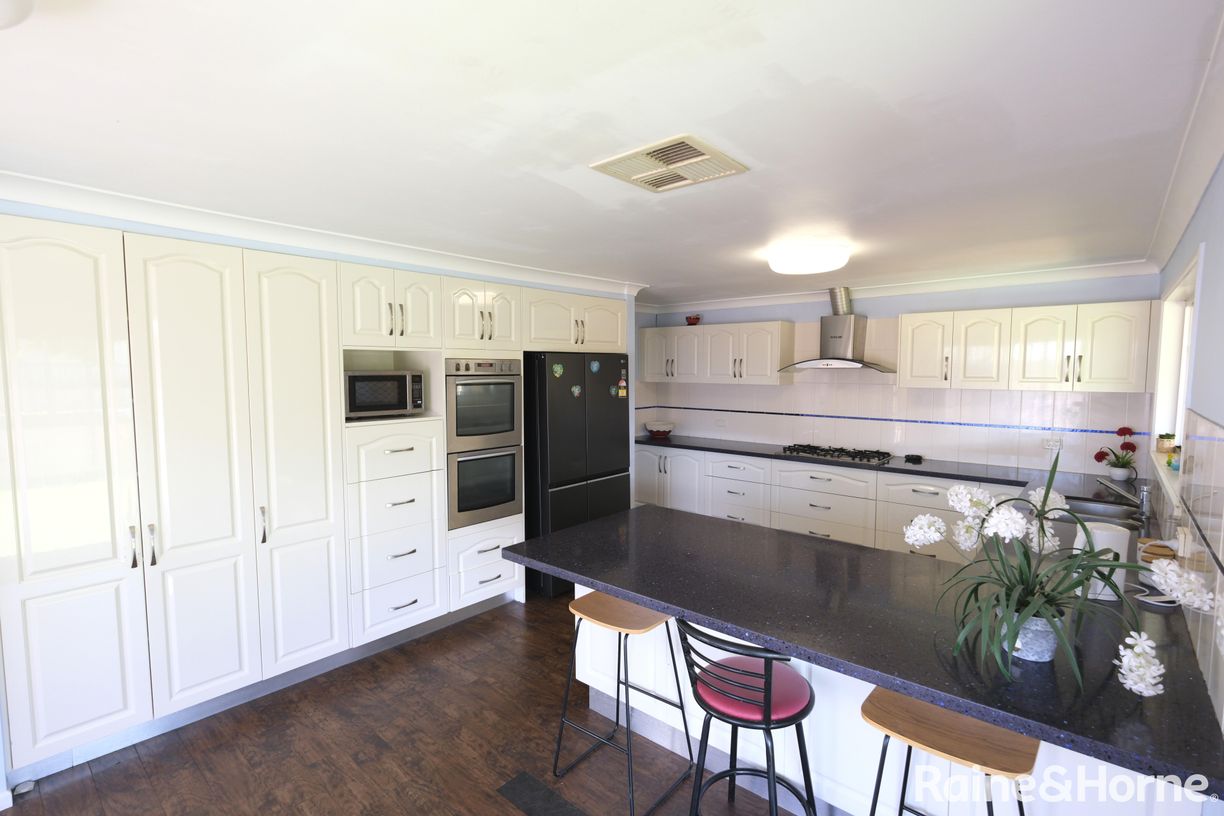 49 Gordon Street — photo 3 of 25