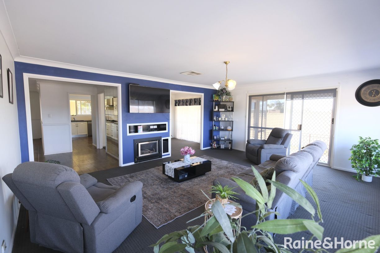 49 Gordon Street — photo 4 of 25