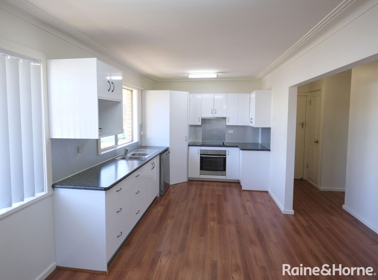 107 Urabatta Street — photo 2 of 13