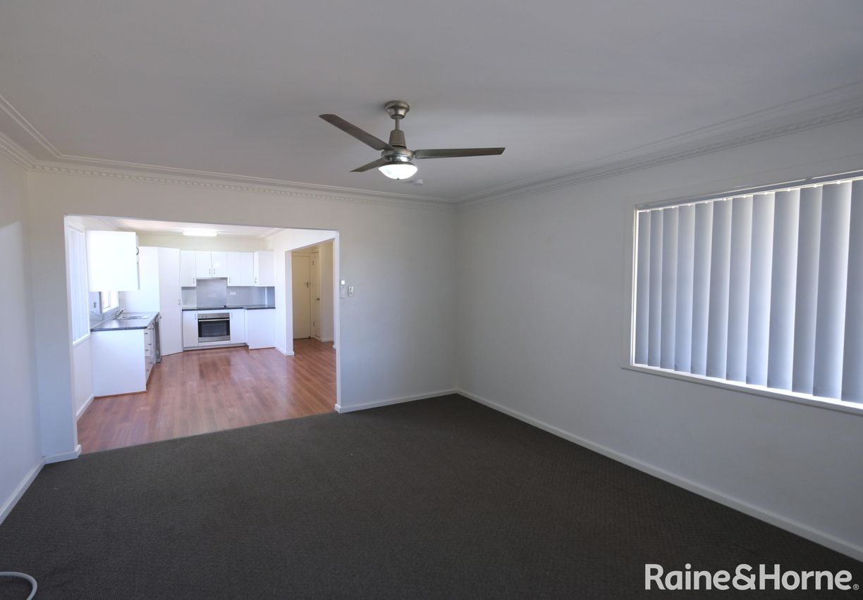 107 Urabatta Street — photo 4 of 13