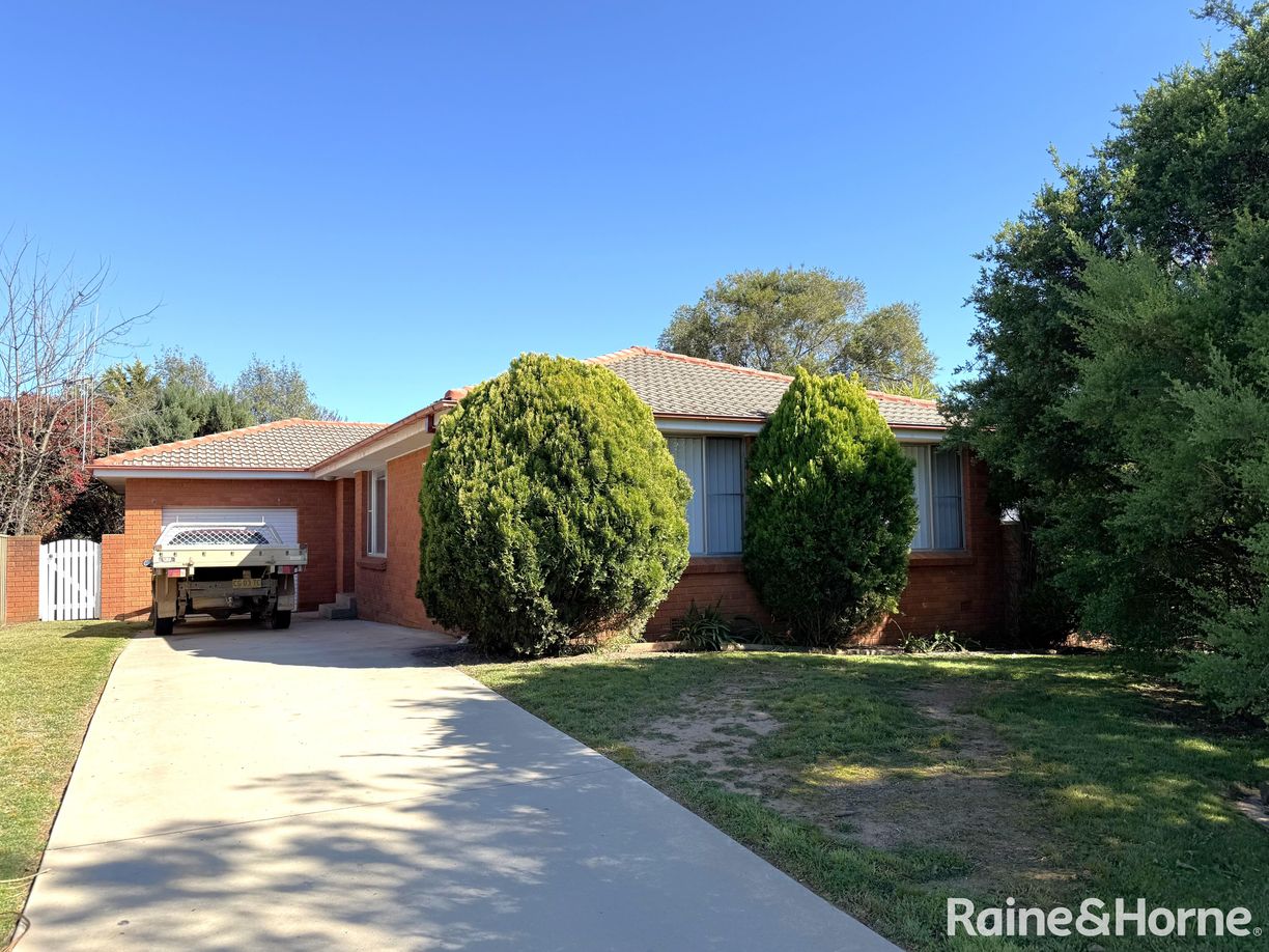 22 Boronia Crescent — photo from Raine & Horne Orange
