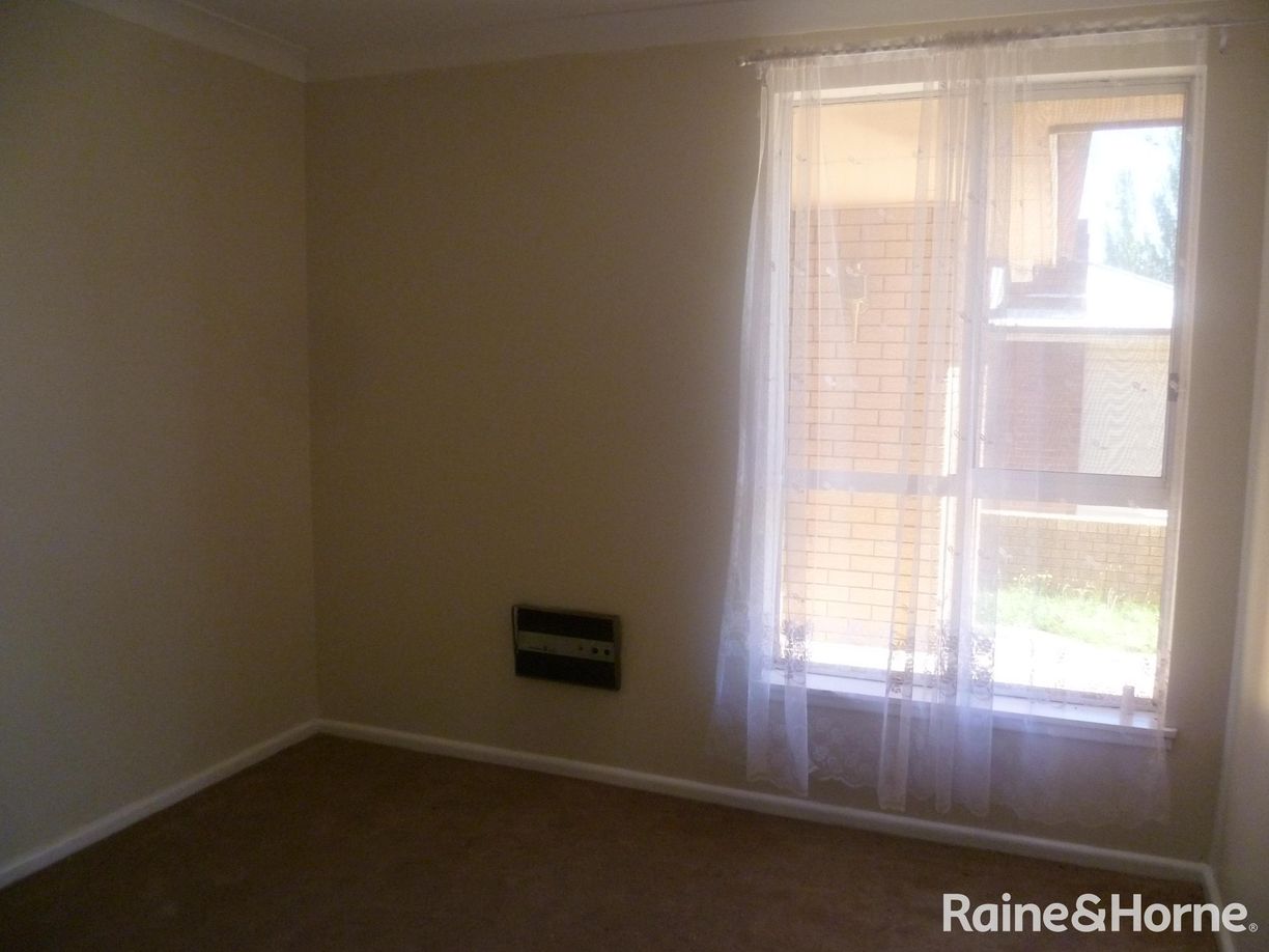 300 Peisley Street — photo 8 of 16