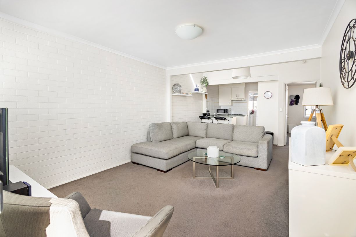 6/80 Collins Street — photo 4 of 19