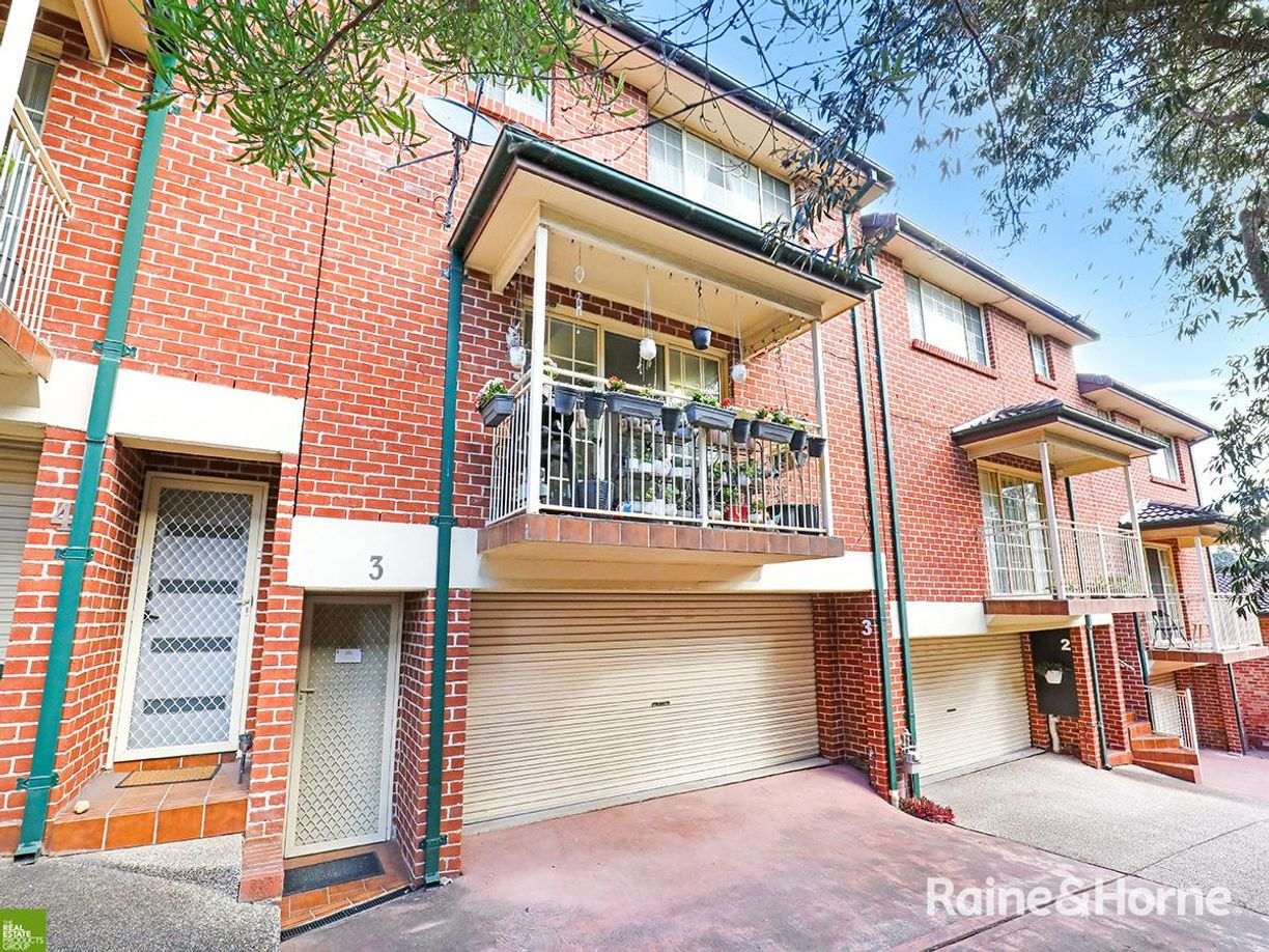 3/7 Wiseman Avenue — photo from Raine & Horne Wollongong