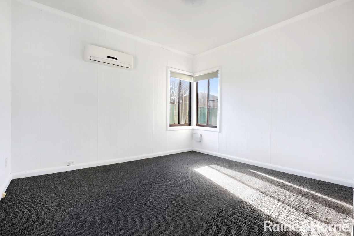 8 Hoskins Avenue — photo 11 of 11