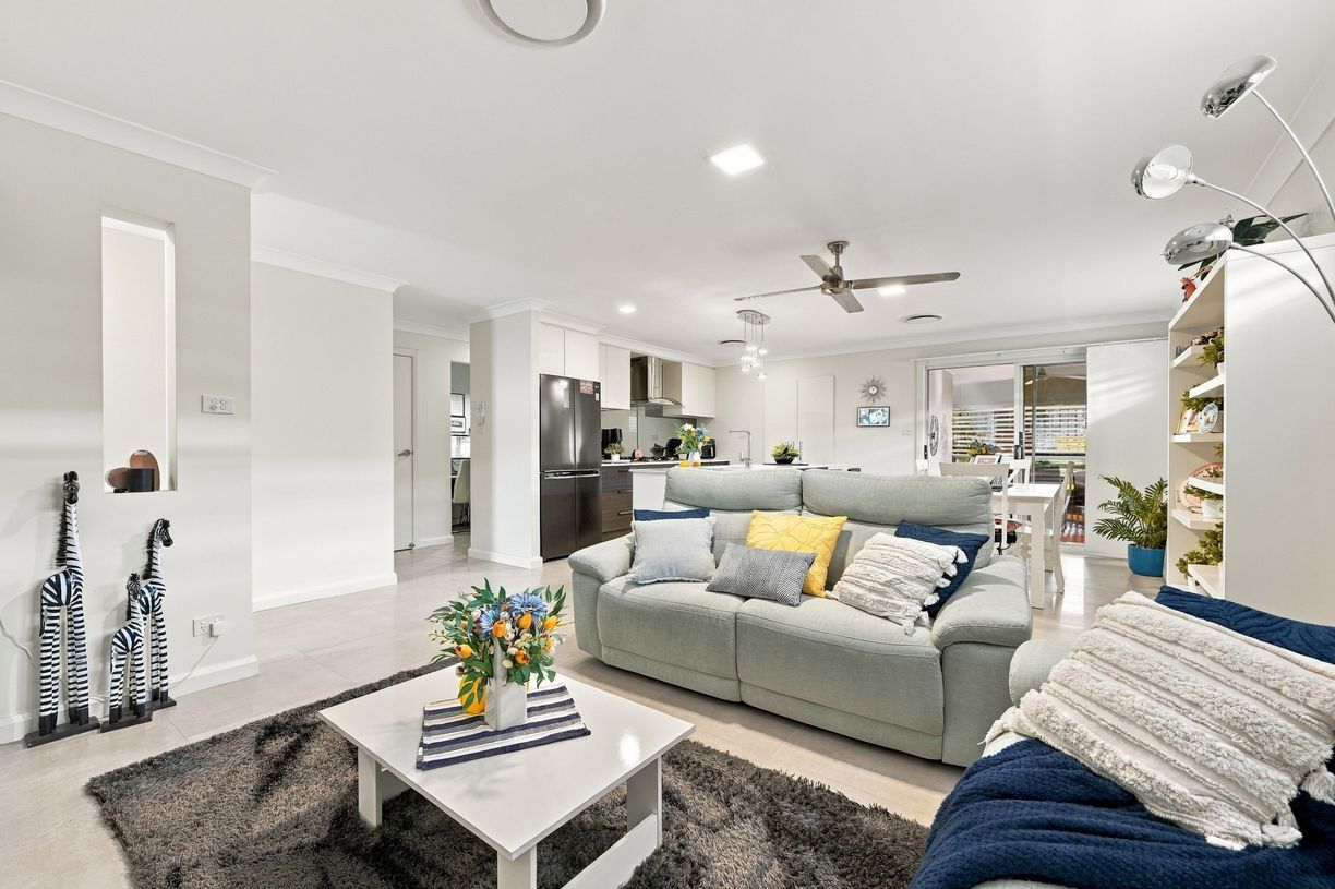 33 Alkira Circuit — photo from Raine & Horne Wollongong