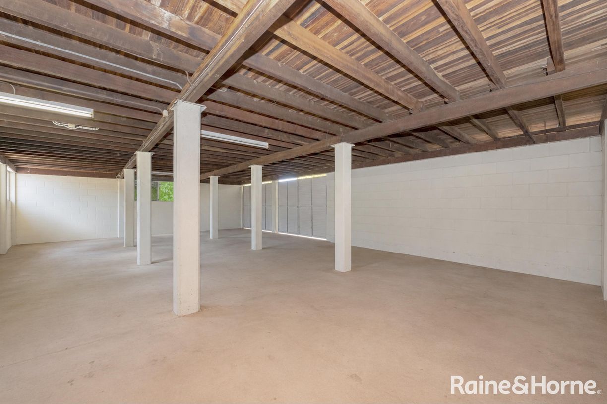 15 Lambert Street — photo 11 of 14