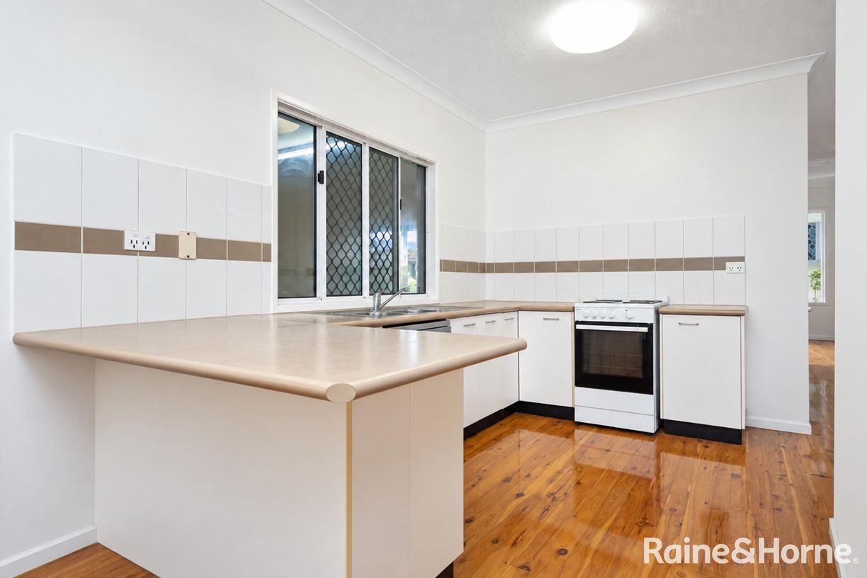 37 Constance Drive — photo 2 of 15
