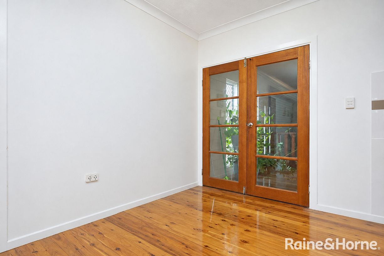 37 Constance Drive — photo 4 of 15