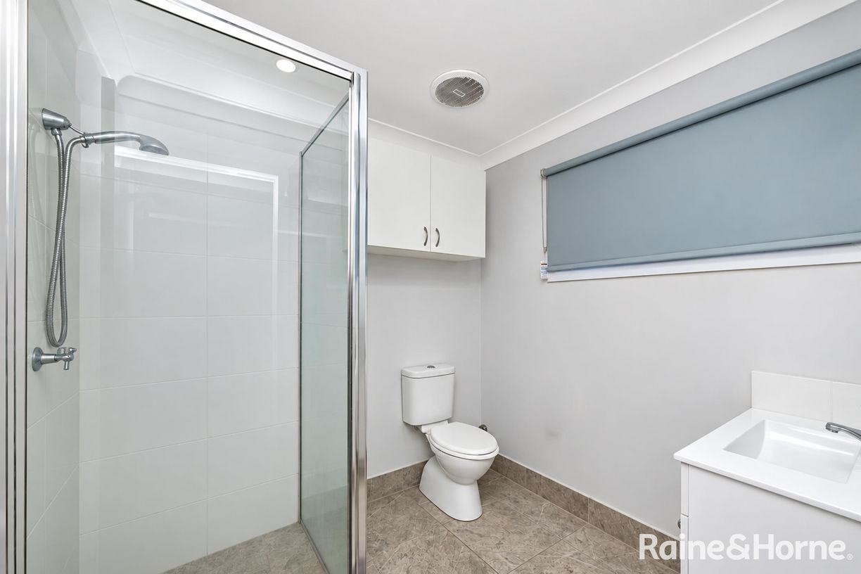 8/18-20 Roberts Street — photo 4 of 11