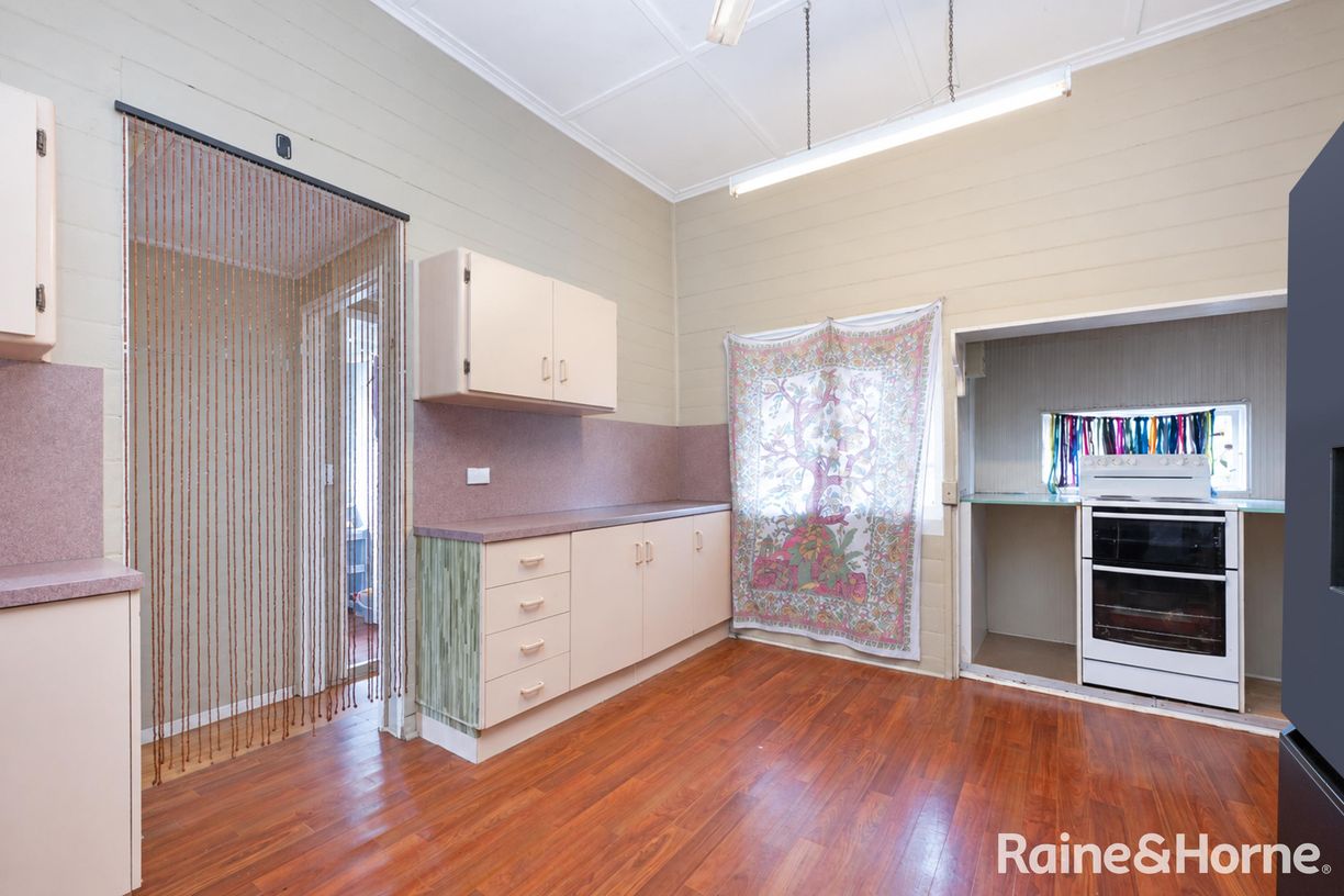 21 Railway Avenue — photo 5 of 15