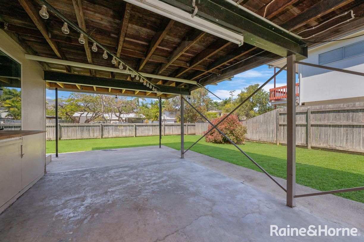 31 Samantha Street — photo 10 of 15