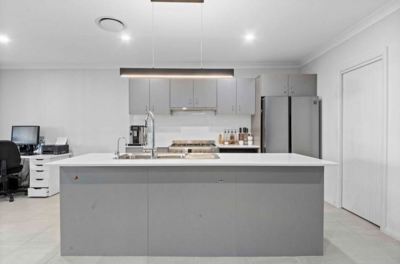 53 Bonnie Rock Road — photo 2 of 9