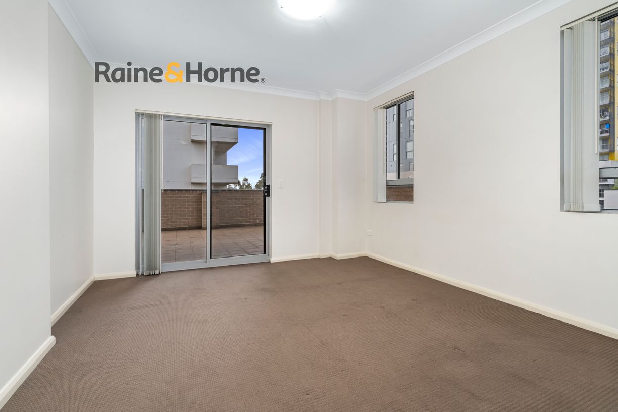 20/3-5 Browne Parade — photo 8 of 14
