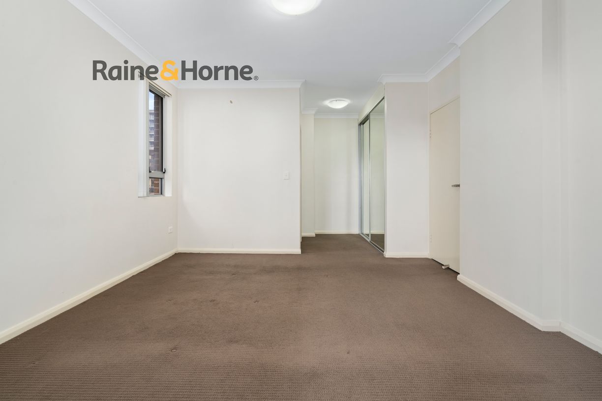 20/3-5 Browne Parade — photo 9 of 14